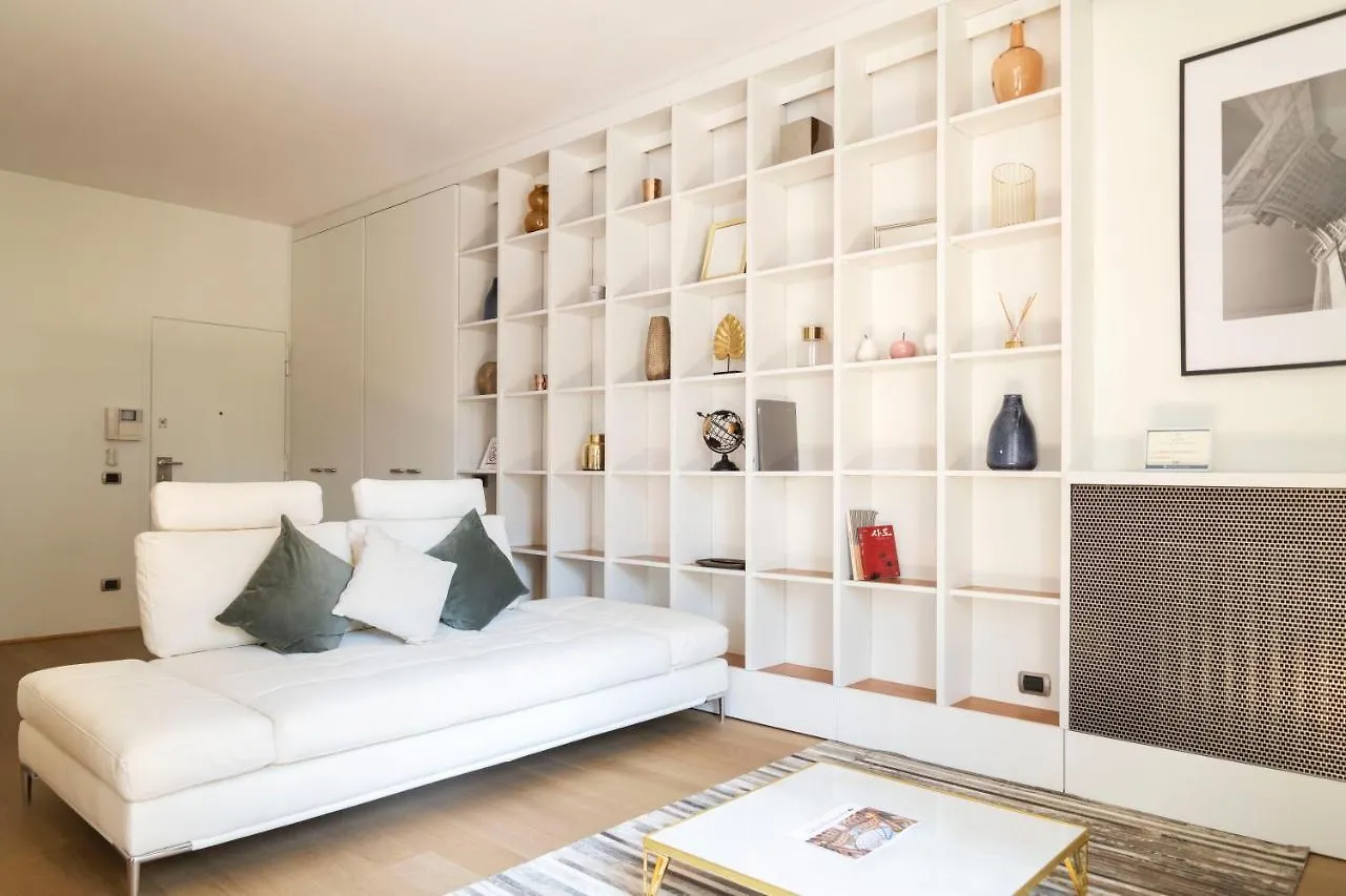 Heart Milan Apartments Duomo District 0*,  إيطاليا